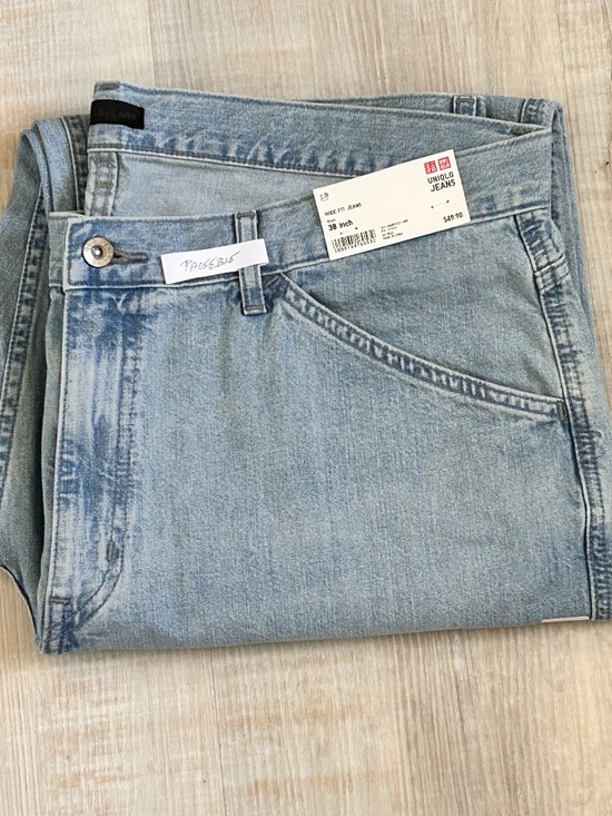 NWT Uniqlo Wide Fit Jeans 38 X 31 Men's All season tapered legs - Picture 1 of 5